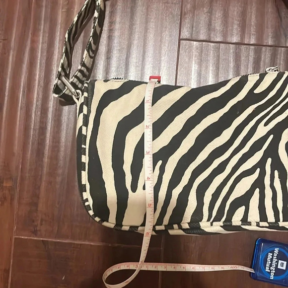 Great condition zebra mini bag - Picture 10 of 10
